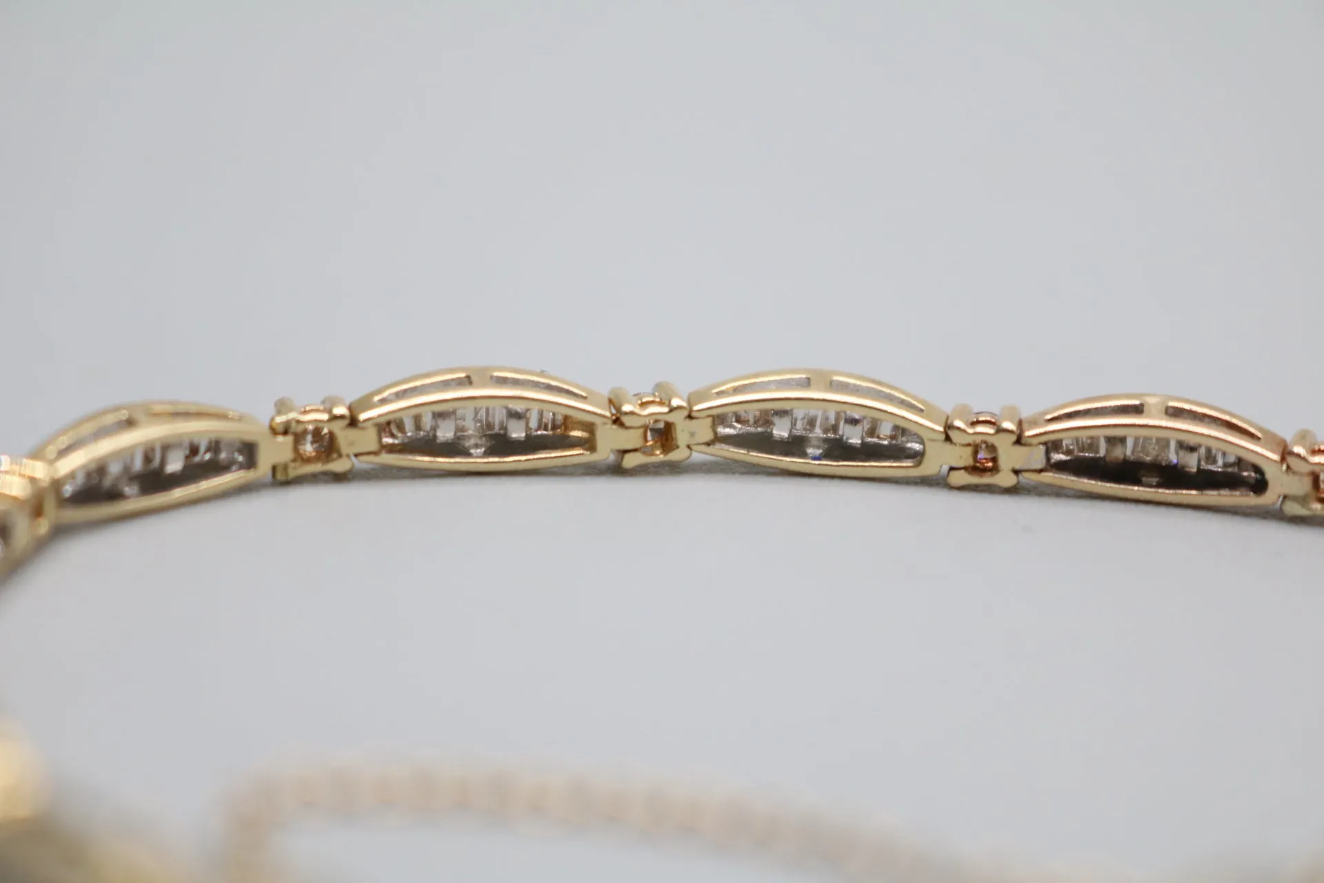 10K Yellow Gold Diamond Tennis Bracelet (2.2CTW) (17cm)