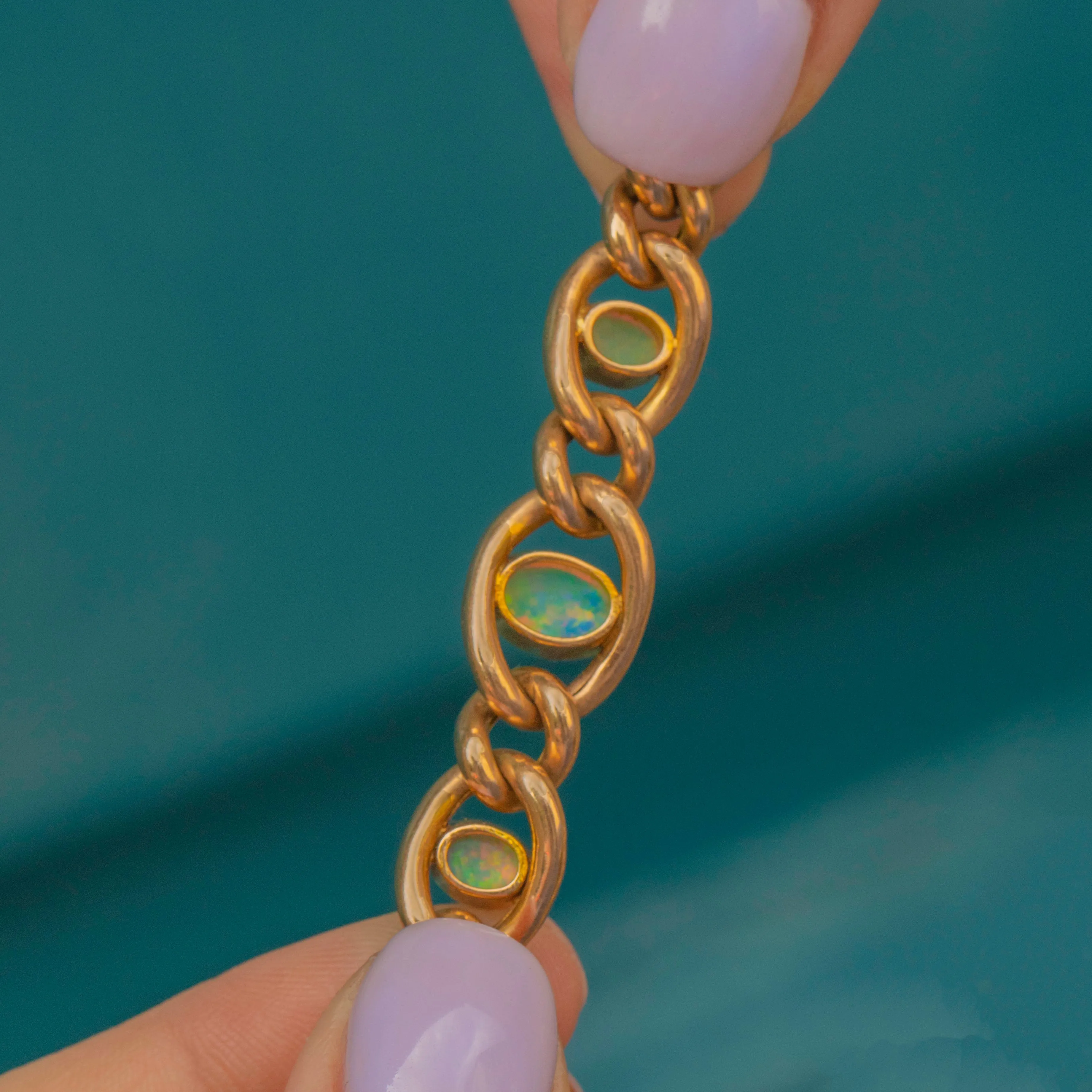 Antique 15ct Gold Graduating Opal Bracelet, 1.75ct