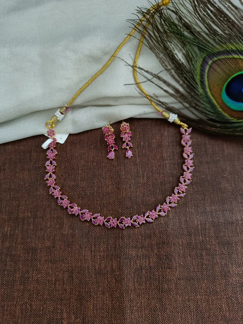 Gold-plated Zircon Necklace Set Having Navratan Stones