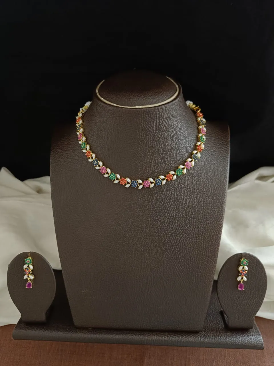 Gold-plated Zircon Necklace Set Having Navratan Stones