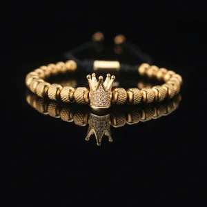 Golden Crown Pineapple Pearl Titanium Steel Bracelet-White diamond