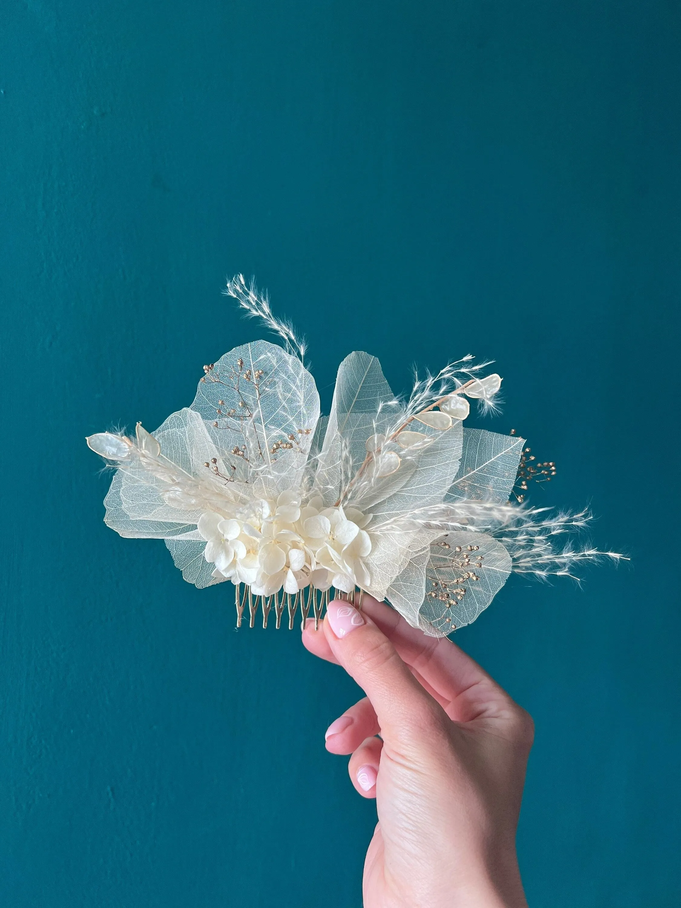 Ivory Dried Flower Hair Comb for Brides, Statement Hair Piece, Unique Design Festival Head Piece, Boho Wedding Floral Hair Accessories