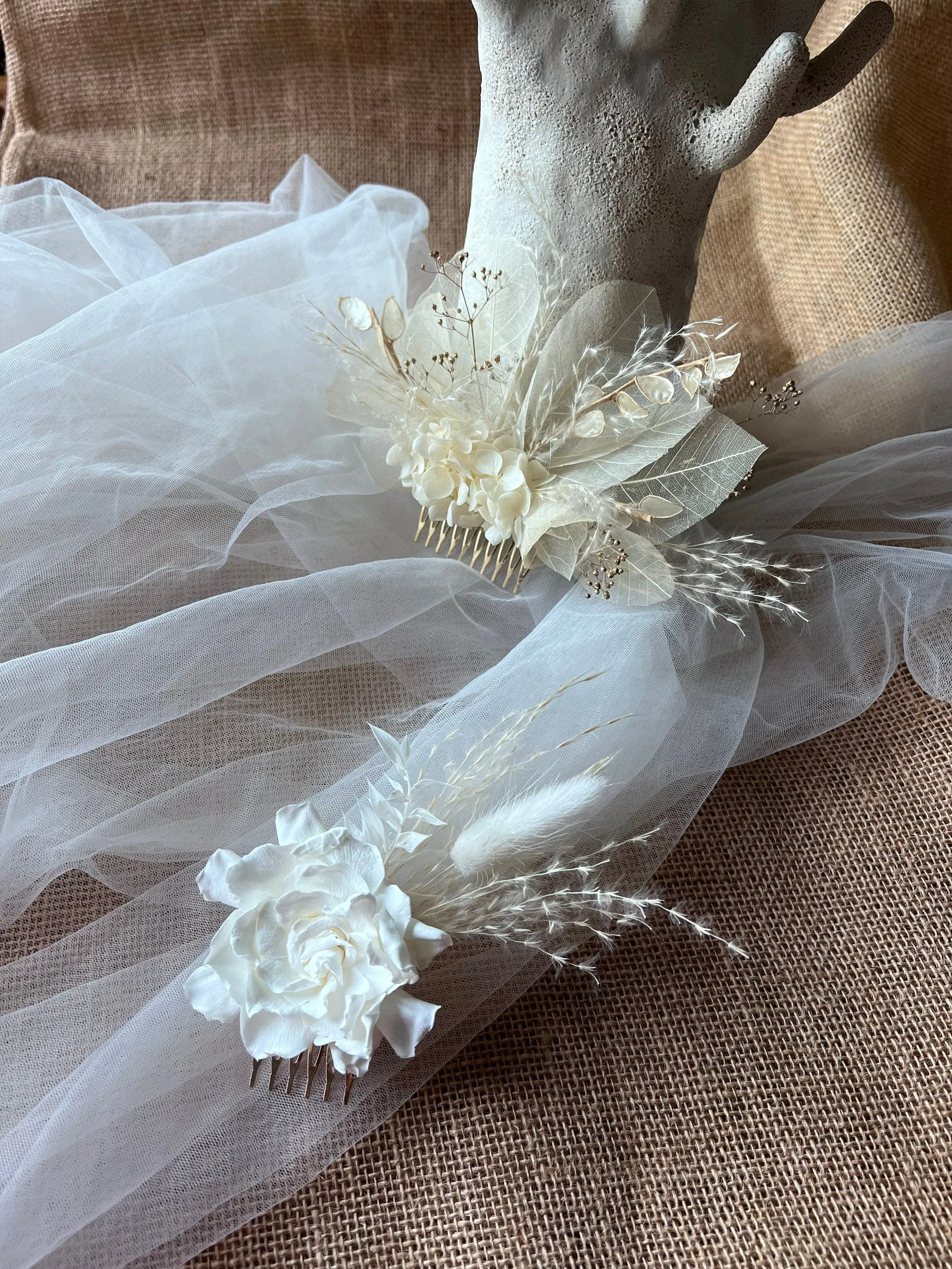 Preserved Gardenia White Rose Hair Piece Wild Looking Bohemian Flower Headpiece, Minimal Wedding Floral Hair Comb
