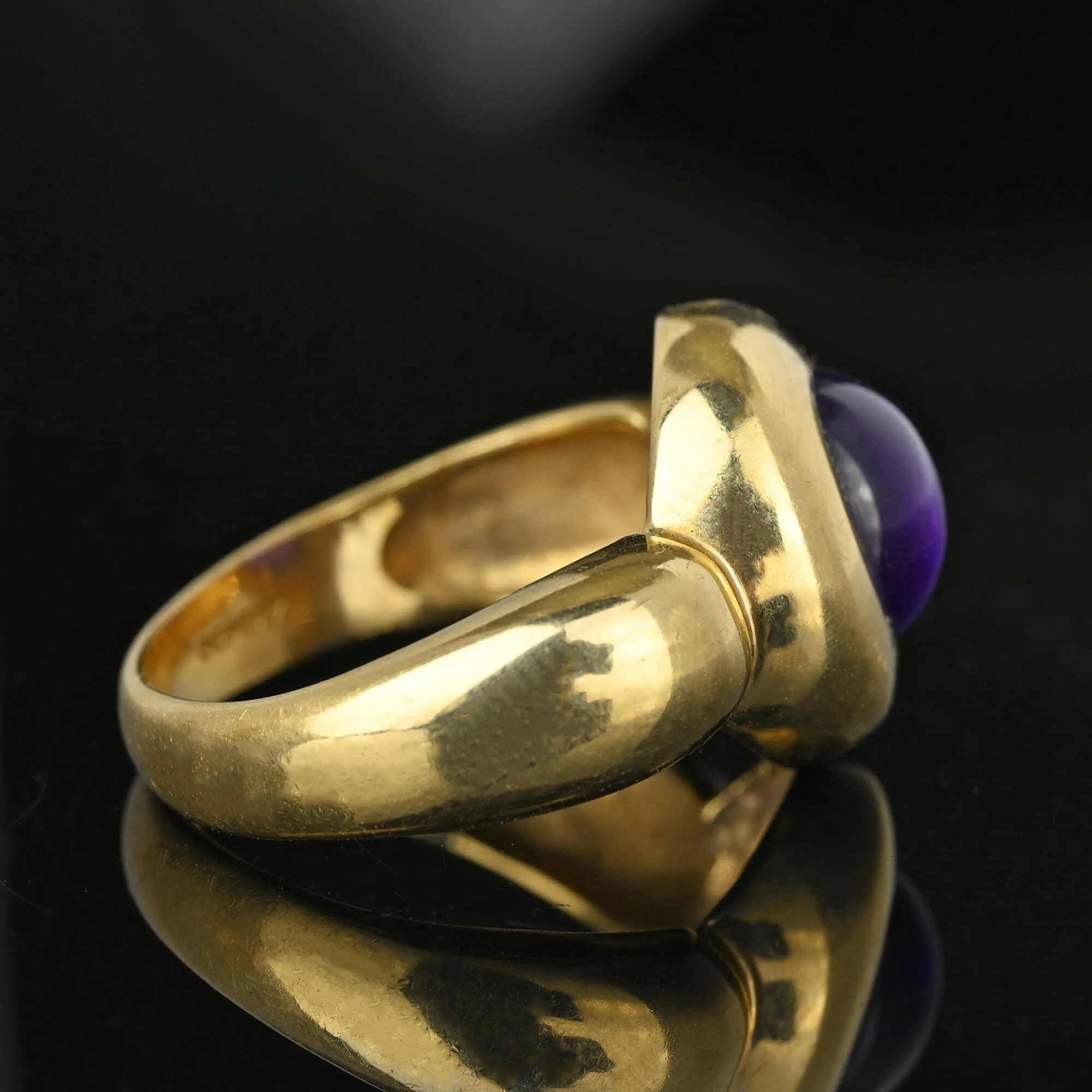 Vintage Domed Amethyst Cabochon Ring in Gold