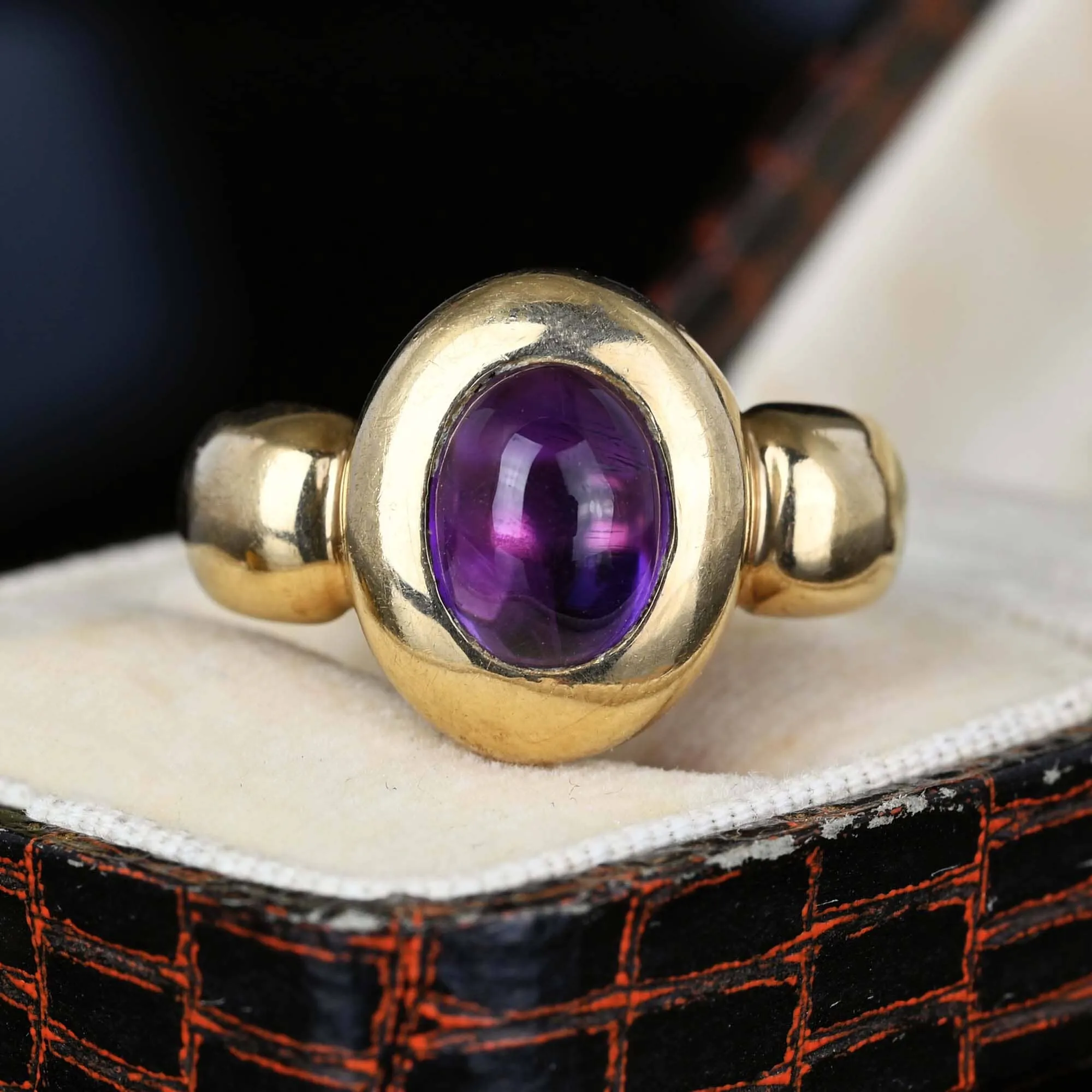 Vintage Domed Amethyst Cabochon Ring in Gold