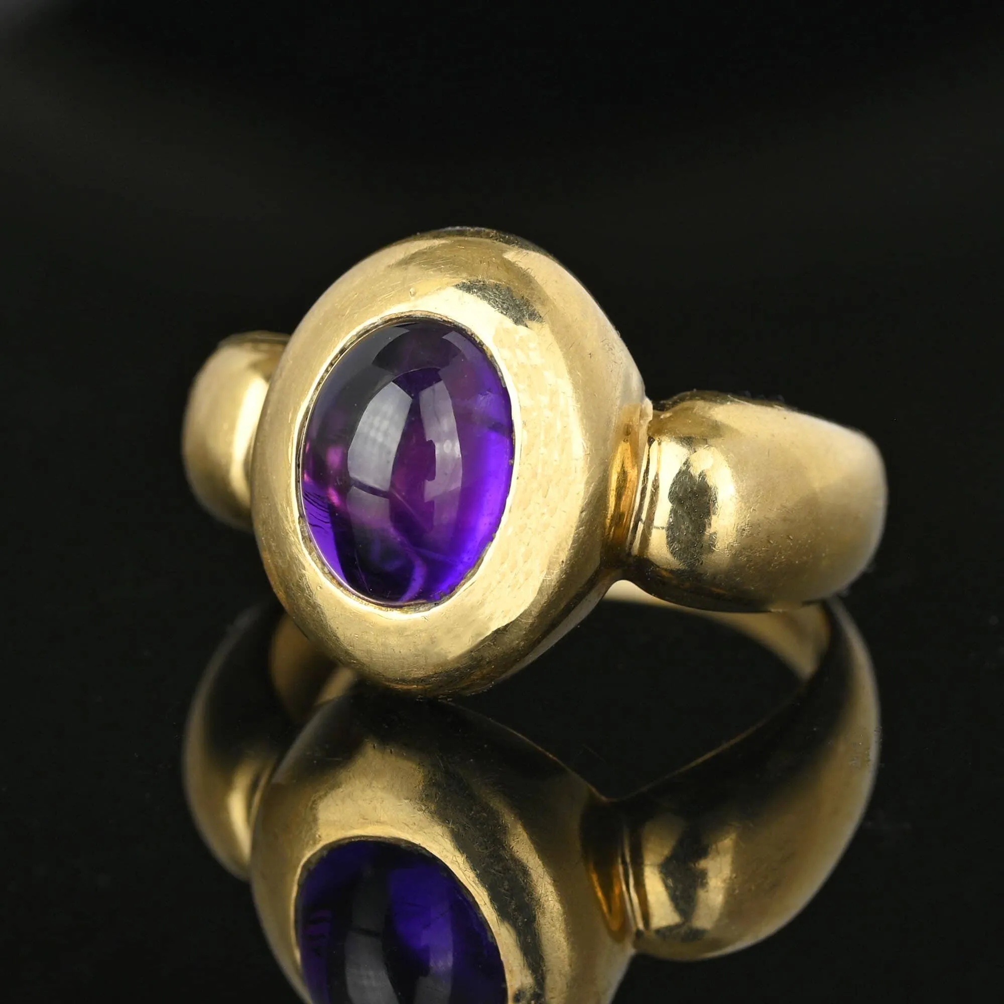 Vintage Domed Amethyst Cabochon Ring in Gold