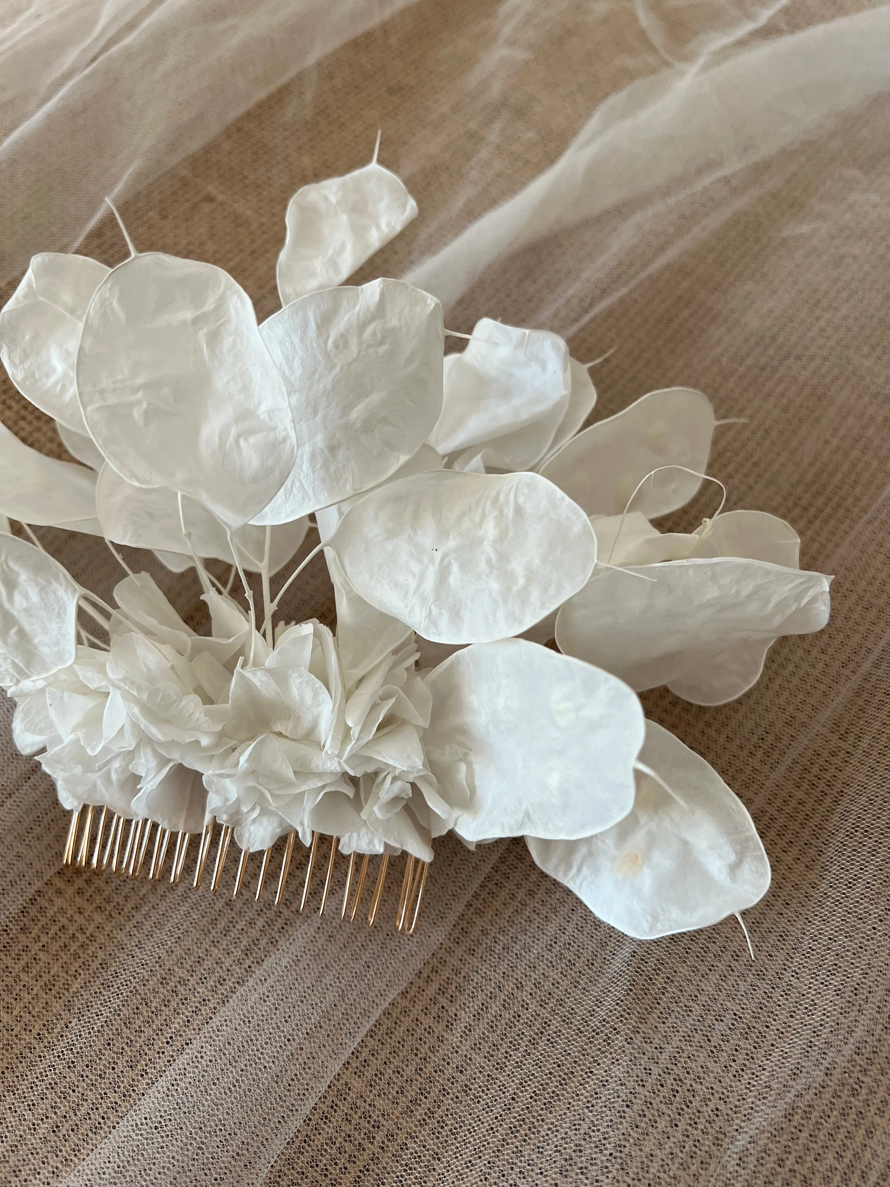 White Floral Statement Hair Comb, Preserved Honesty Headpiece, Modern Lunaria Wedding Headdress, Boho Bridal Hair Accessories