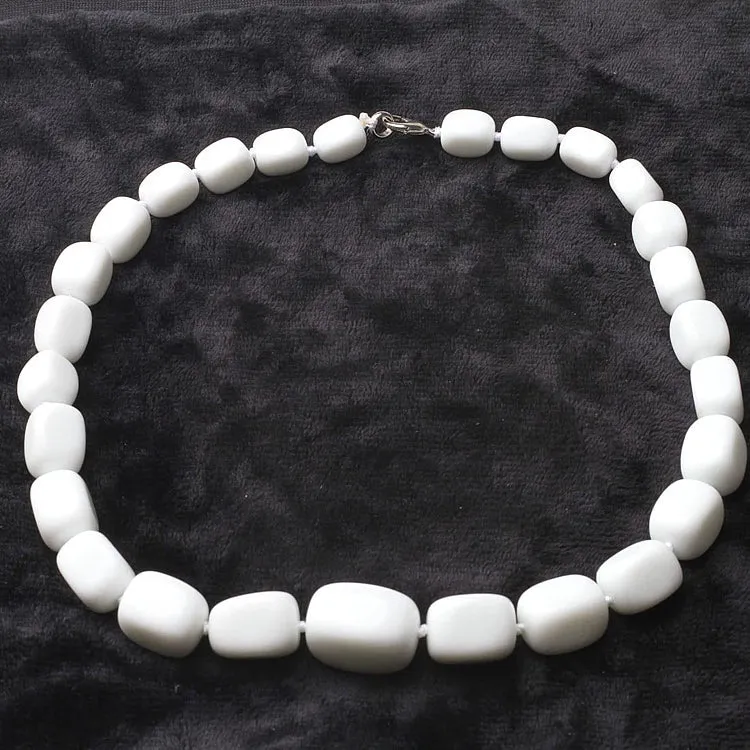 Women's Chunky White Agate Gemstone Beaded Necklace